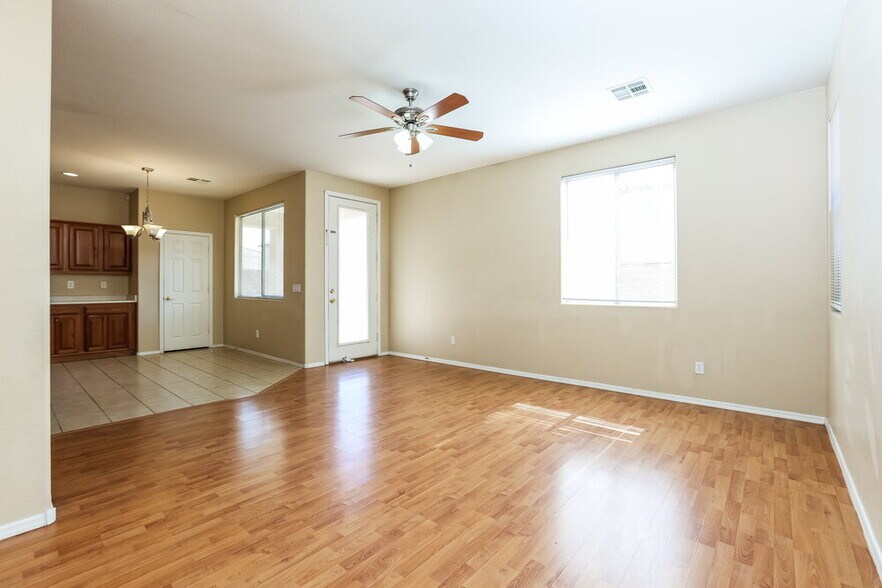 Building Photo - 9383 W Cordes Rd