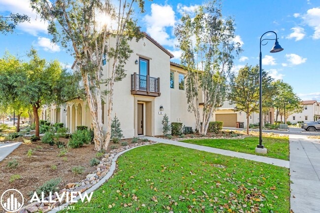 Building Photo - Turnkey 2 Bedroom, 2.5 Bath End Unit Townhome Available NOW in Rancho Mission Viejo!