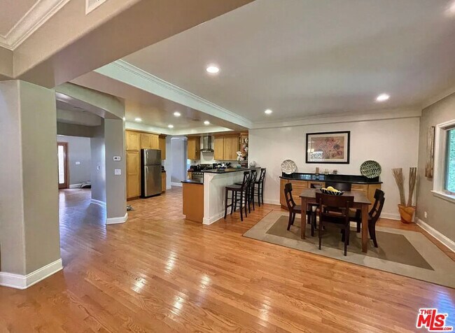 Building Photo - 3250 Midvale Ave