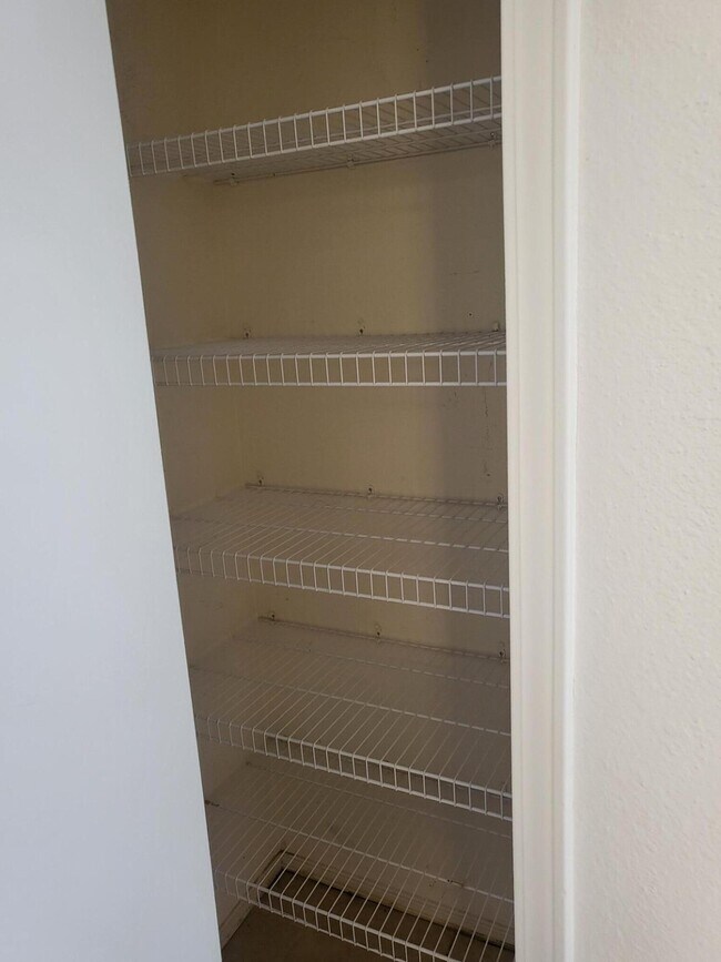 Building Photo - 3008 Laurel Meadows Dr