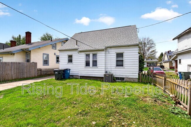 Building Photo - 1512 Emmons Ave