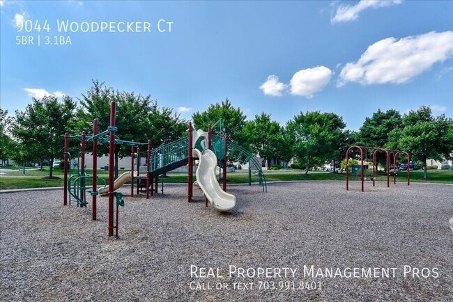 Building Photo - 9044 Woodpecker Ct