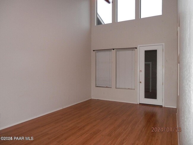 Building Photo - 7007 E Lantern Lane East