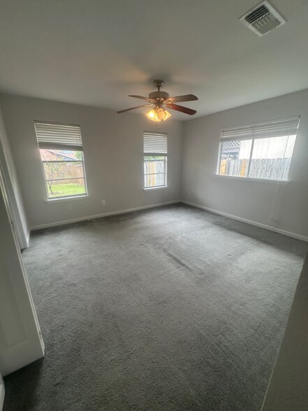 Building Photo - 13205 Bourbon St