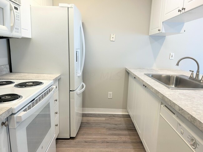 Building Photo - 6820 Axtel Dr