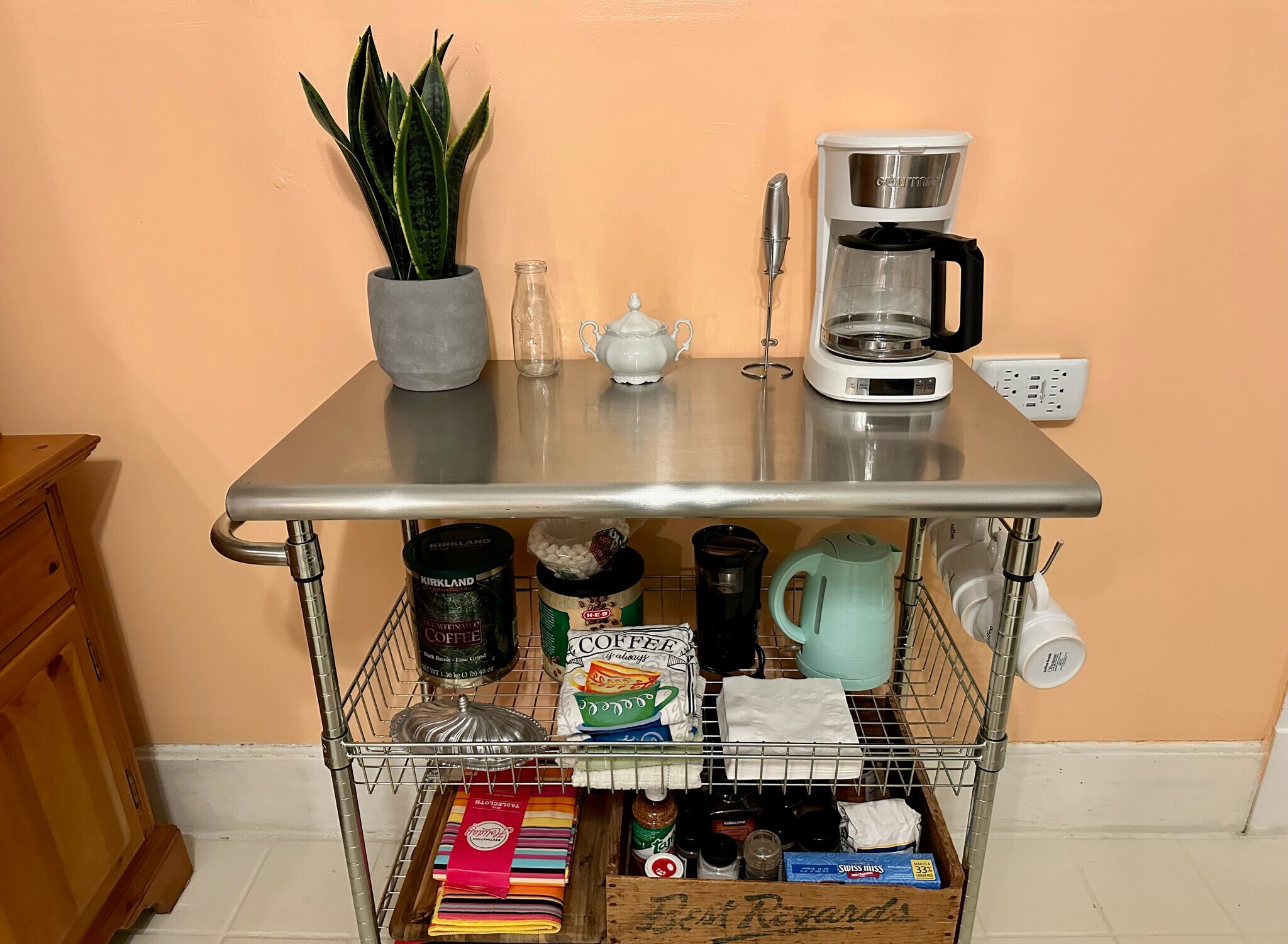 Coffee Station - 2811 Buena Vista St