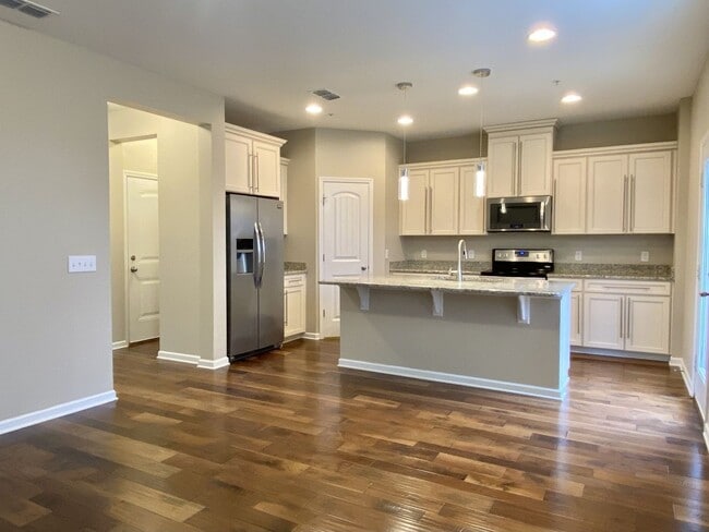 Building Photo - 1021 Livingstone Ln