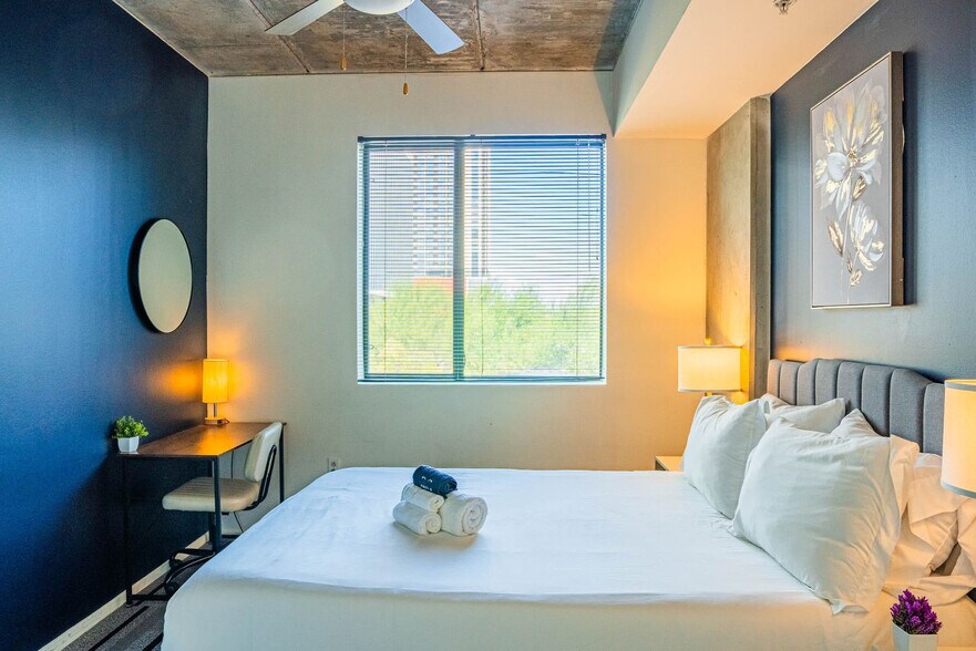 Building Photo - 888 N 4th St