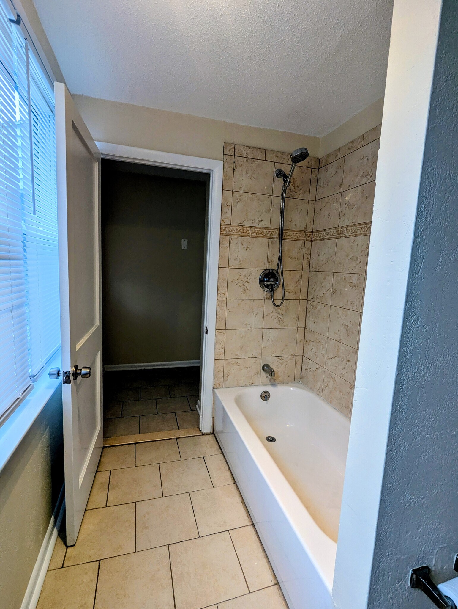 Bathroom - 7414 Montour St