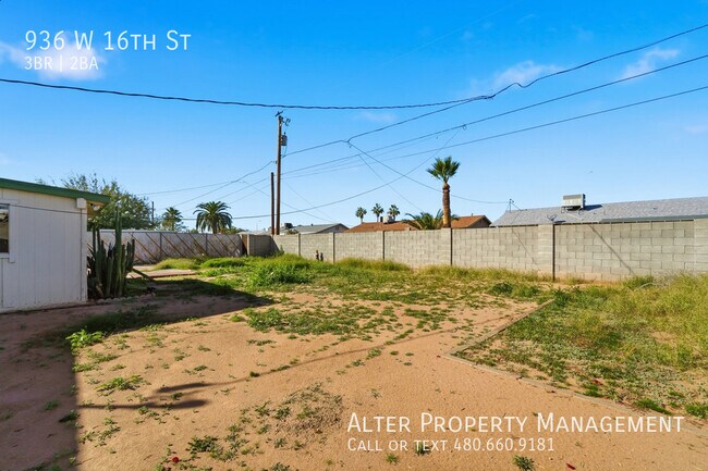 Building Photo - 936 W 16th St