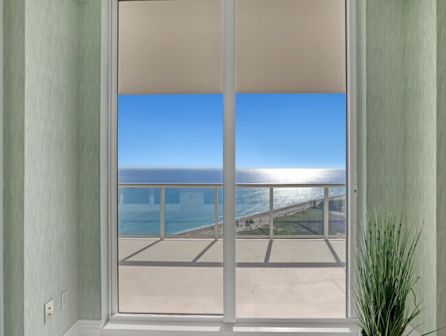 Building Photo - 2700 N Ocean Dr