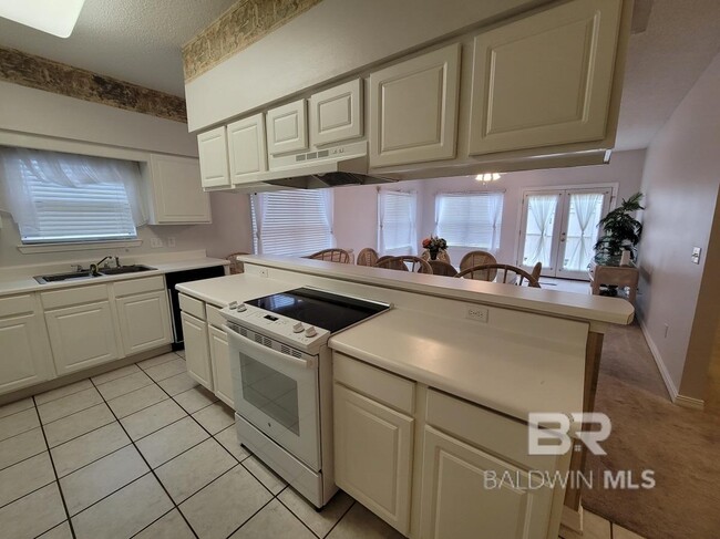 Building Photo - 501 Cotton Creek Dr