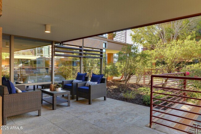 Building Photo - 7141 E Rancho Vista Dr