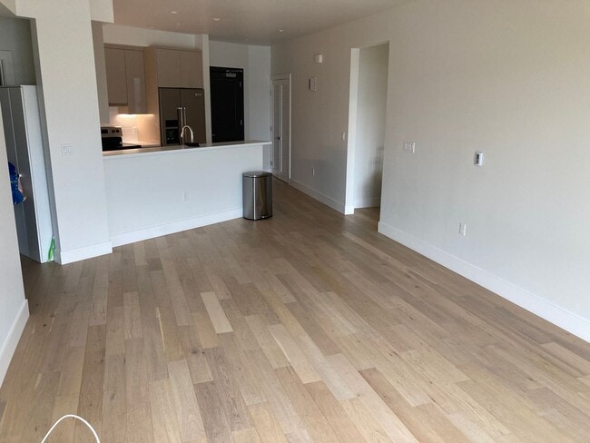 Building Photo - Live at the beach! Modern 2 bedroom 2 bath condo blocks from the beach w/parking and washer/dryer...