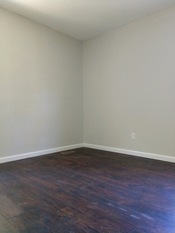 Building Photo - 4207 Dinglewood Ave