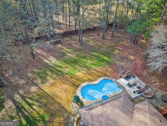 Building Photo - 558 Kenwood Rd
