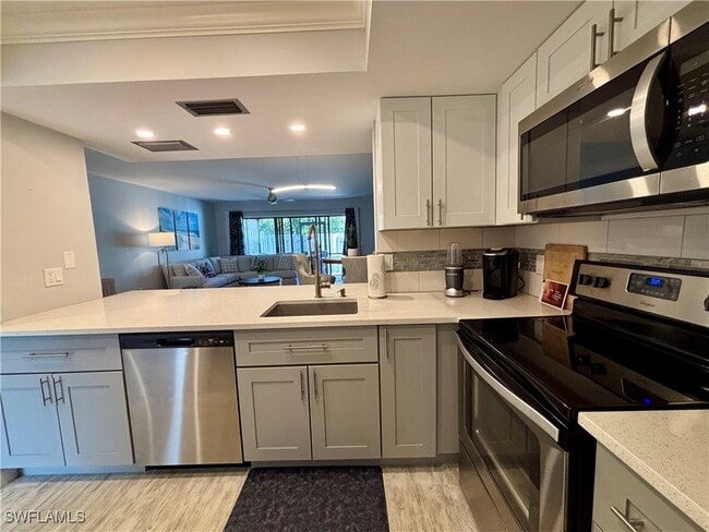 Building Photo - 800 Meadowland Dr