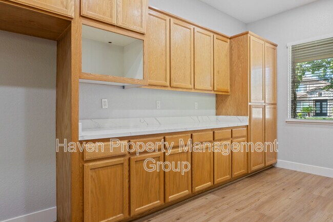 Building Photo - 1659 Whispering Wind Dr