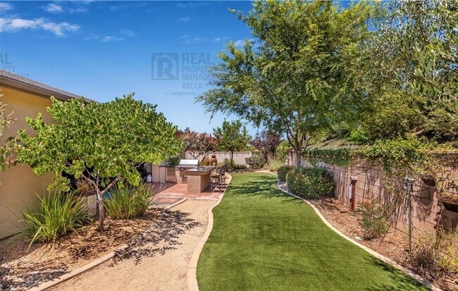 Building Photo - 32176 Golden Eye Dr