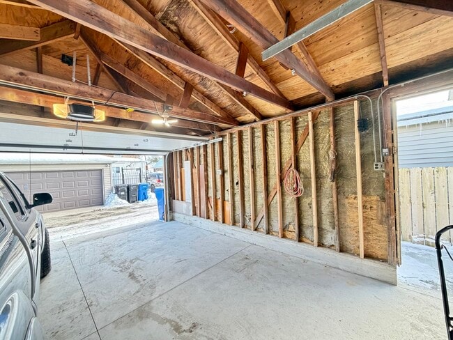 Building Photo - 4351 S Maplewood Ave