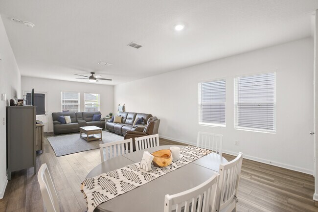 Building Photo - 12855 Cygnus