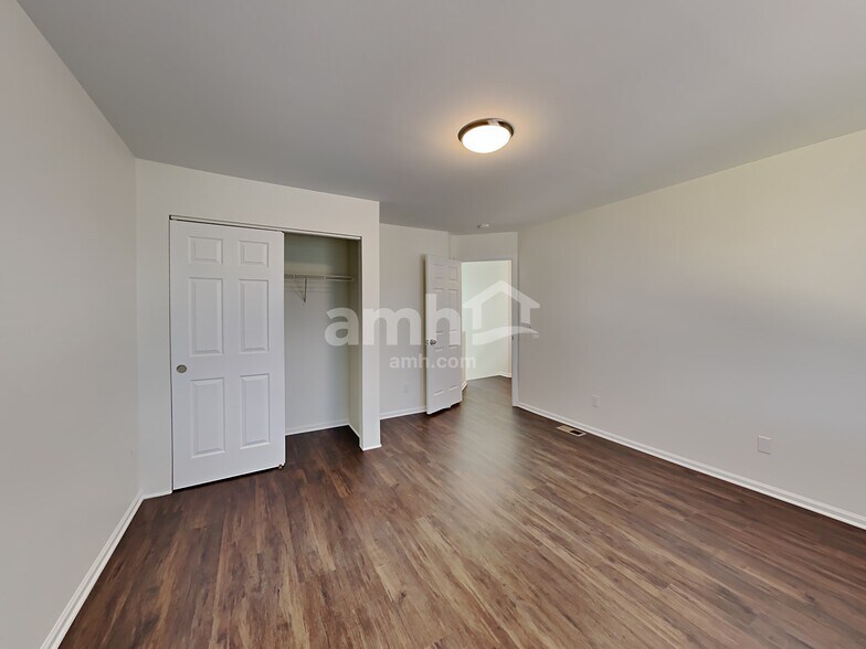 Building Photo - 4990 Hawk Meadow Dr