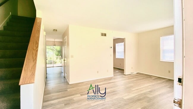 Building Photo - 506 Moseley Dr