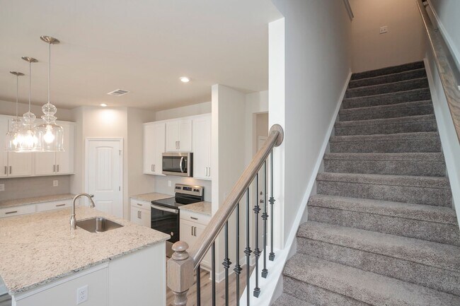Building Photo - 2031 Sperling Dr
