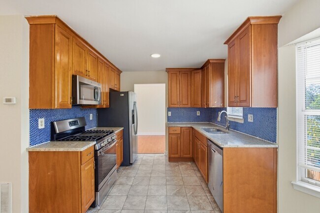 Building Photo - 7705 Seans Terrace