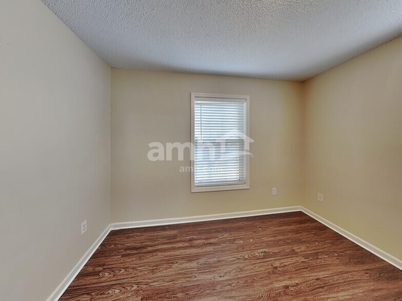 Building Photo - 821 Beranda Cir