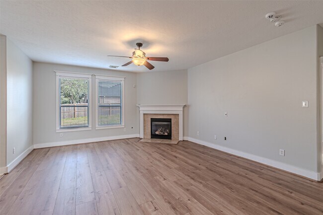 Building Photo - 17818 Serene Shore Dr