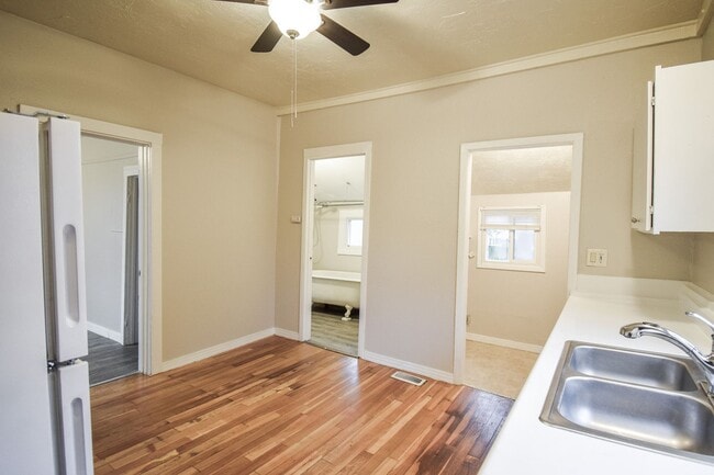 Building Photo - Charming 2 Bedroom House in North Portland