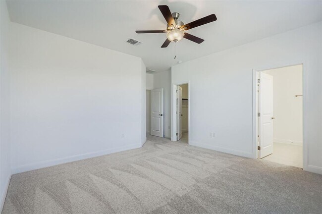 Building Photo - 517 Madelines Mdw Ln