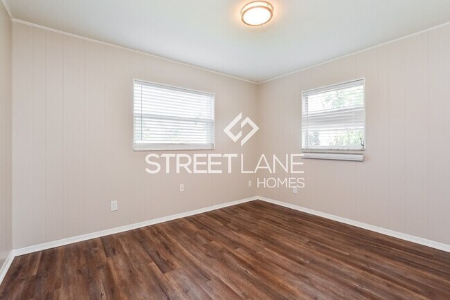 Building Photo - NOW OFFERING FIRST 2 FULL MONTH FREE OR A ...