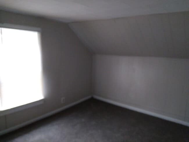 Building Photo - Move In by January! 3BR Home in Jeffersonville