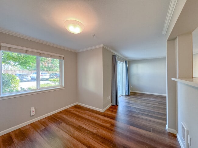 Building Photo - 9910 NE 137th St