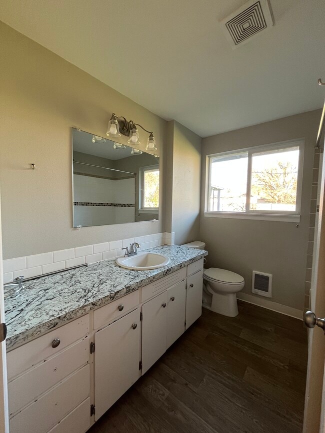 Building Photo - 7108 Tennessee Ln