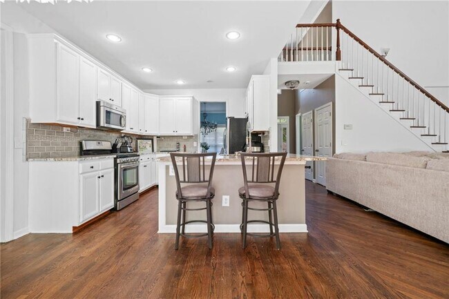 Building Photo - 3338 Hackmatack Dr NW