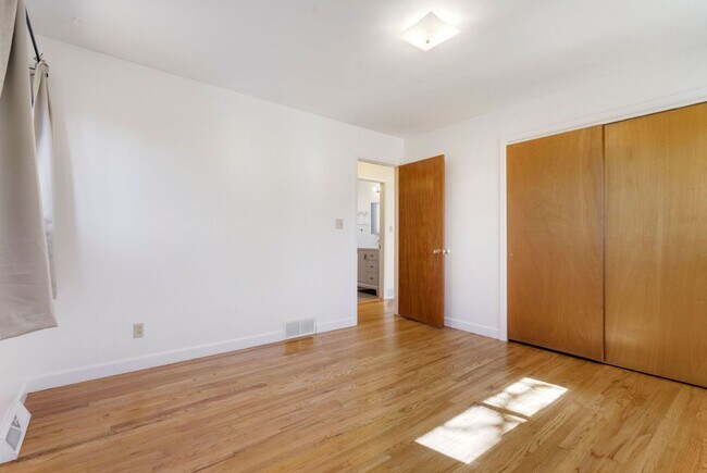 Building Photo - Updated 4 Bedroom Home in South College Heights