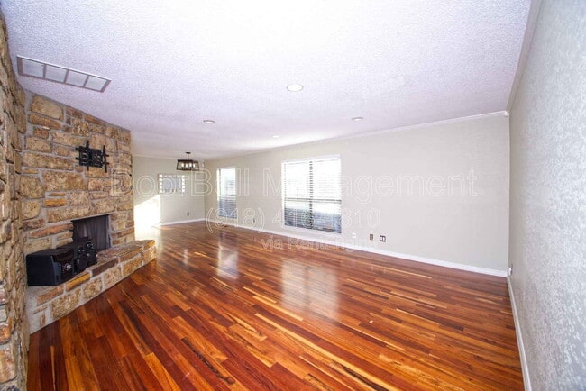 Building Photo - 3302 E 83rd Pl