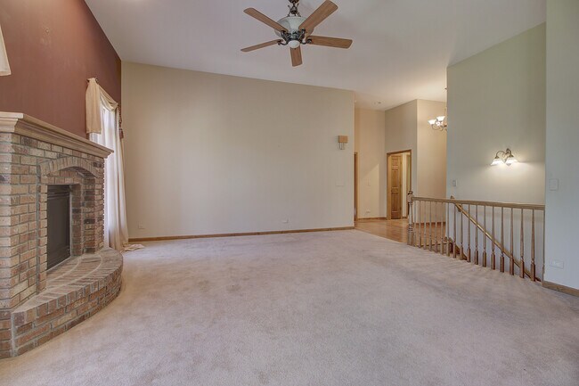 Building Photo - 403 E Main St