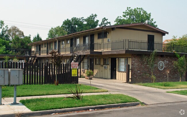 Vassar Apartments - 1526 E Vassar Ave