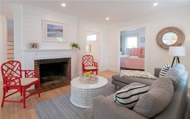 Building Photo - 122 Ruggles Ave