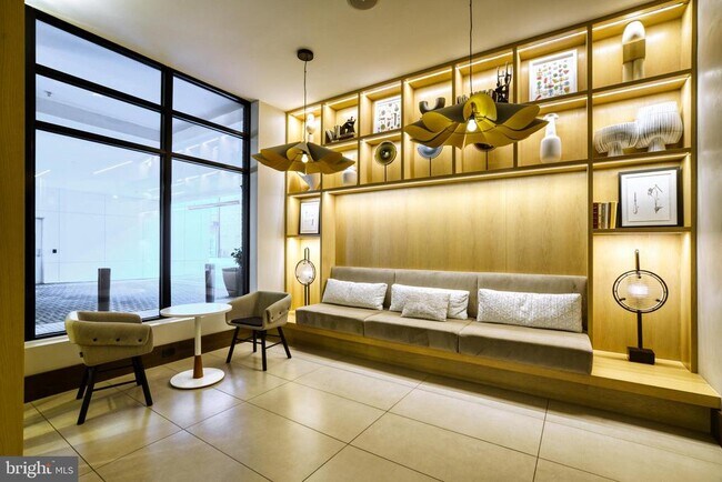 Building Photo - 925 N Fairfax St