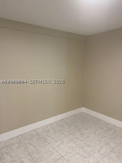 Building Photo - 643 W 68th St
