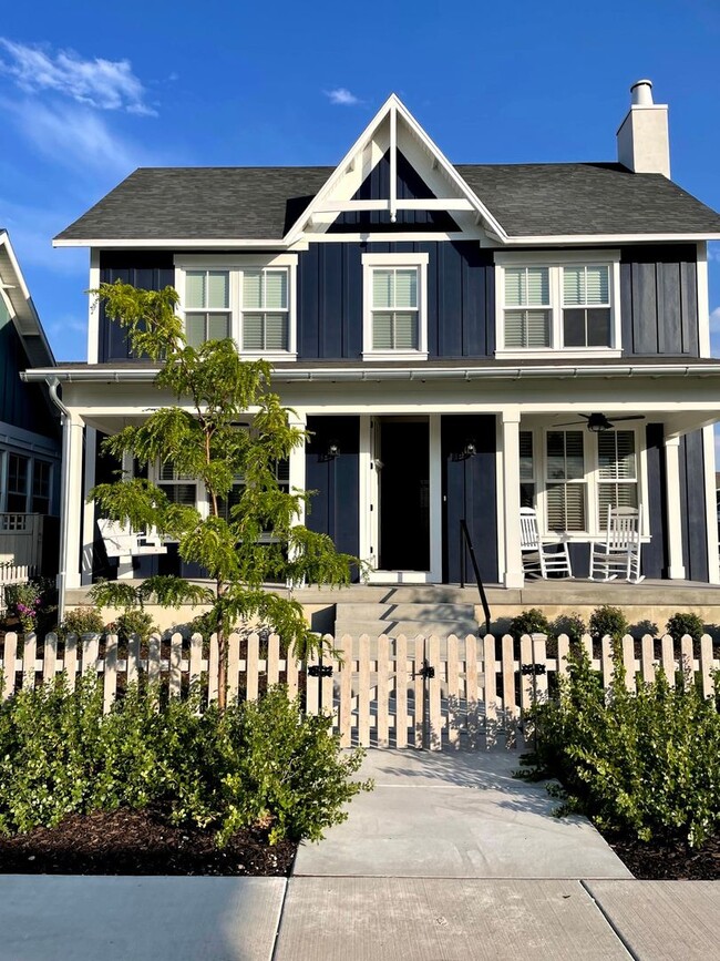 Primary Photo - Daybreak Island Furnished Home