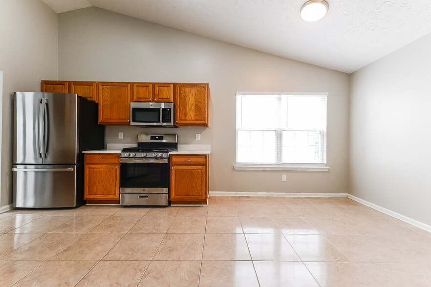 Building Photo - 1180 Eatonton Way