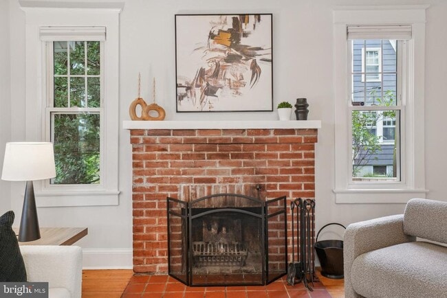 Building Photo - 2439 Monroe St NE