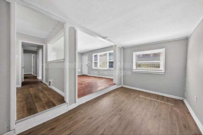 Building Photo - 605 Abston St