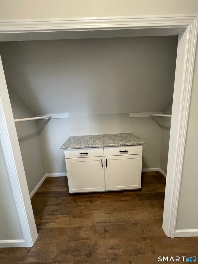 Building Photo - 254 Corbin Ave